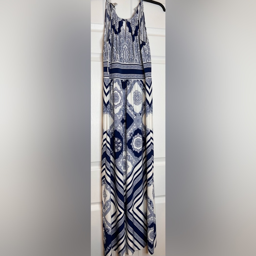 London Style Blue and White Patterned Petite Dress